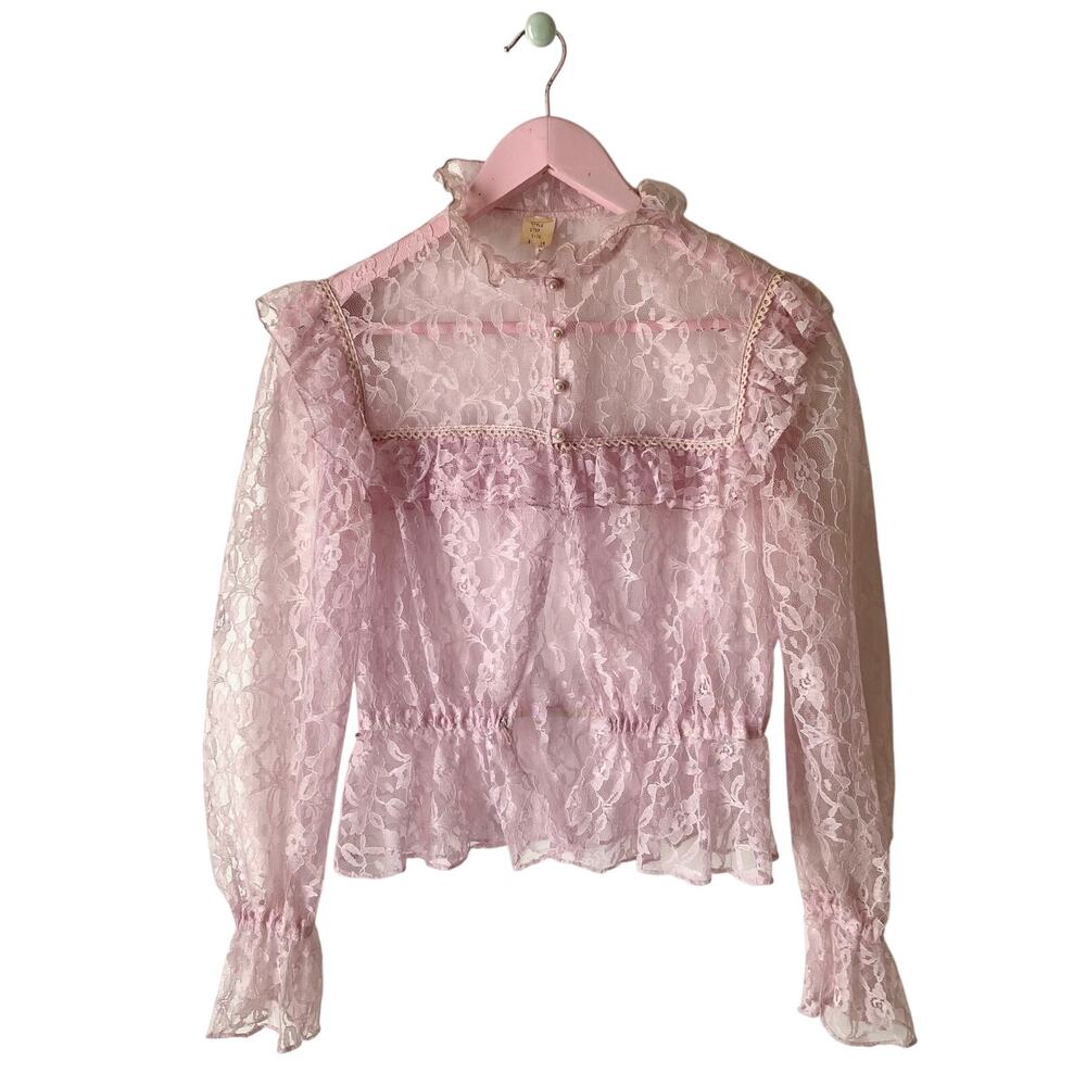 Chic Vintage Lace Ruffle Blouse in Light Pink